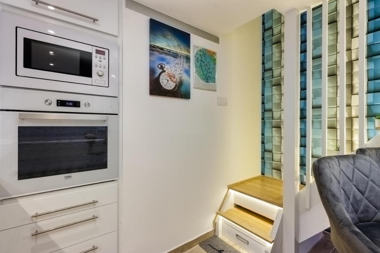 B2 Apartman, Mert Neked A Jár! Apartman